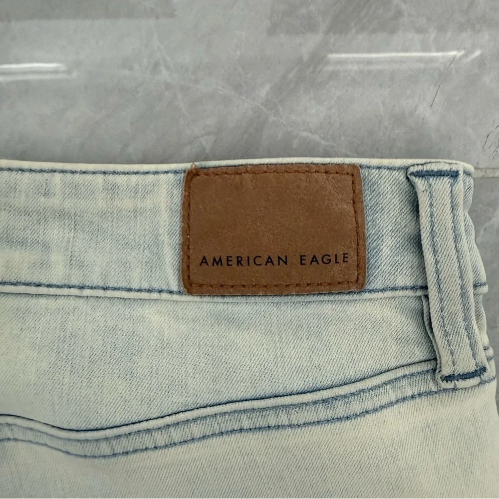 Women’s American Eagle Super Hi-Rise Distressed Light Wash Jeggings Size 4 - Picture 11 of 16